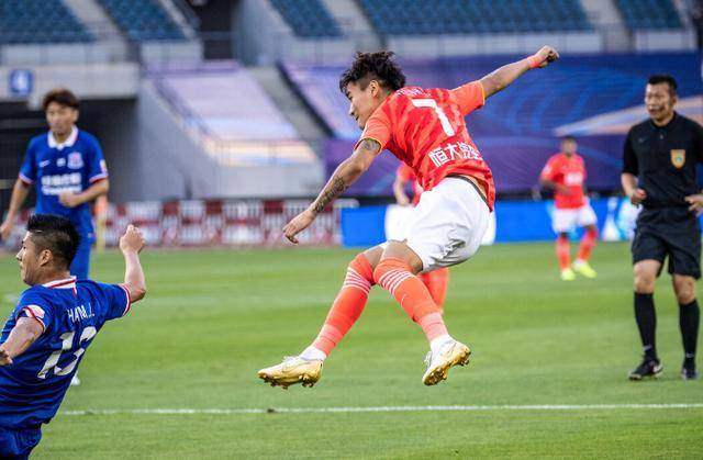  乌迪内斯客场力克恩波利，防守反击战术奏效  