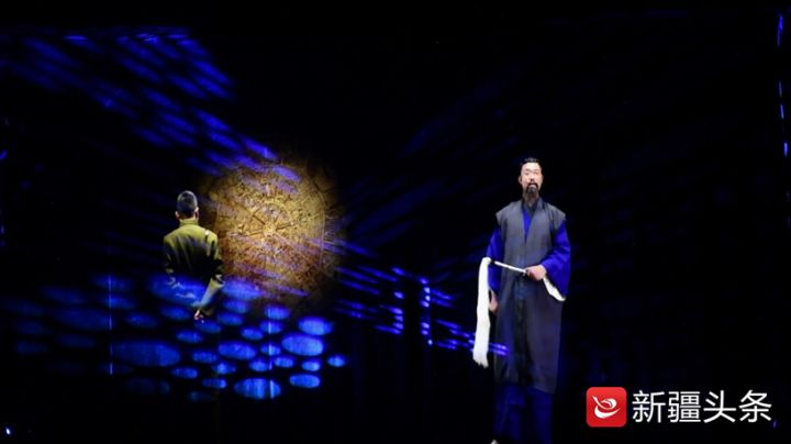  帕德博恩启用全息投影技术，新赛季宣传吸睛无数  